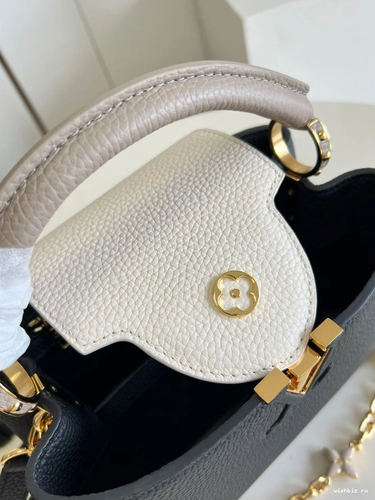 WIS LOUIS BB CAPUCINES VUITTON 0113